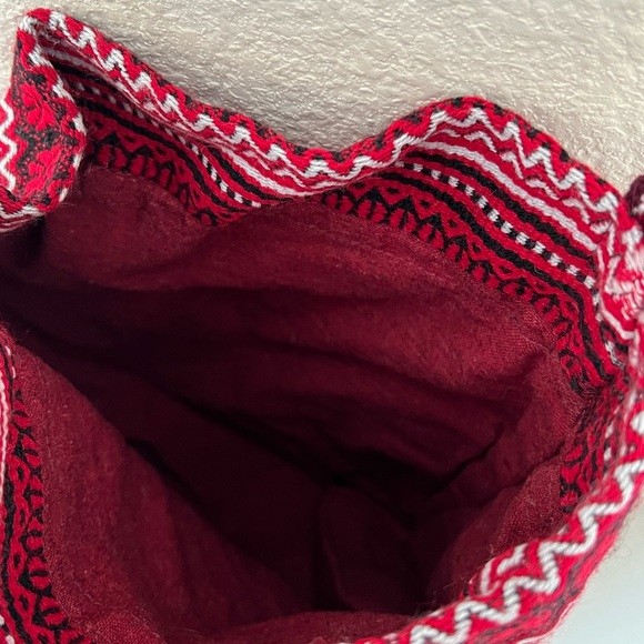 Handmade | Moldovan Knit Bucket Shoulder Bag - Picture 6 of 14